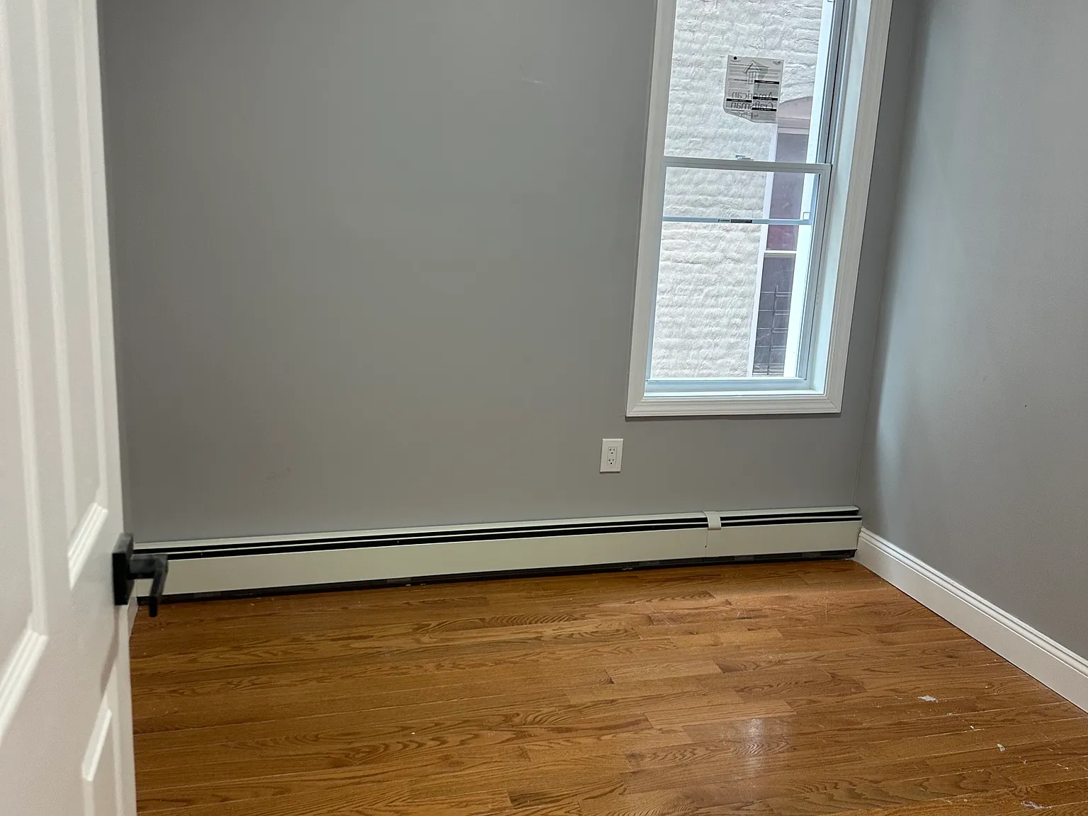 854 Faile St — Photo 3