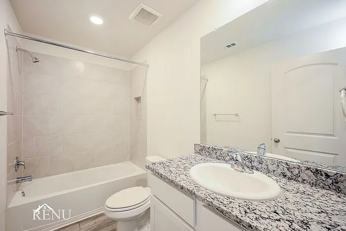 2902 Citron Gdn — Photo 9