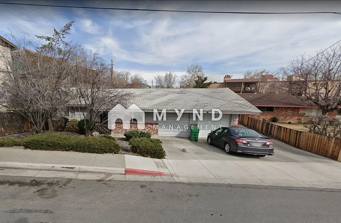 1083 Brinkby Ave photo 1