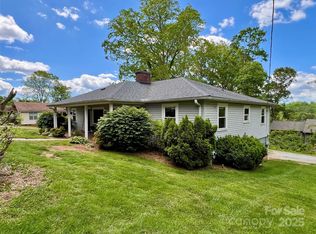 135 Haynes St, Hendersonville, NC 28791