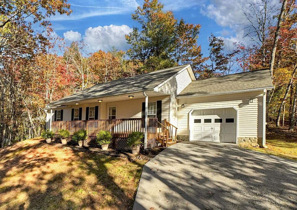 1st image of 20 Riverwood Dr