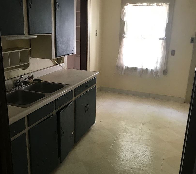 1st image of 4944 Edgepark Dr