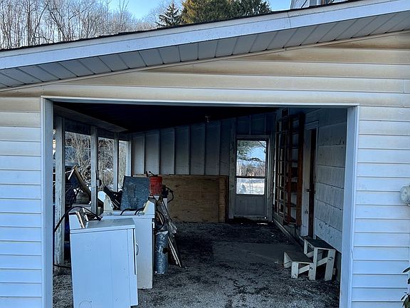 2nd image of 208 S Mount Vernon Ave