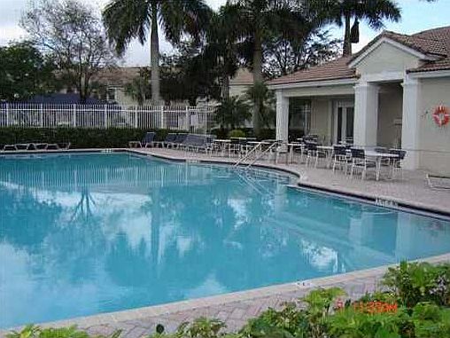 5th image of 747 SW 122nd Ter