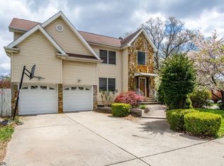 77 Player Ave, Edison, NJ 08817