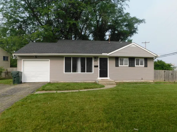 1071 Country Club Rd, Columbus, OH 43227