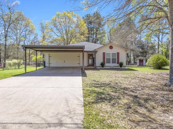 105 Spruce St, Village Mills, TX 77663