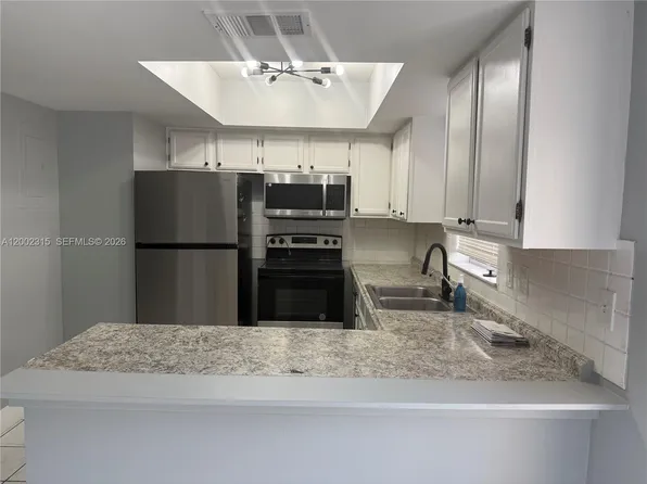 7926 Kimberly Blvd #202, Pompano Beach, FL 33068
