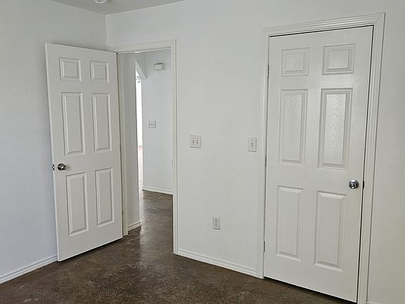 3rd image of 115 Oakcrest Ave