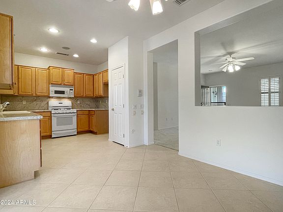 4th image of 18551 N RED MOUNTAIN Way