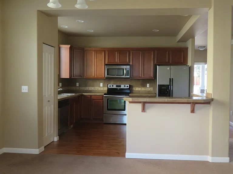 1415 Grindstone Dr SE — Photo 4