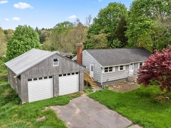 68 Plymouth St, Middleboro, MA 02346