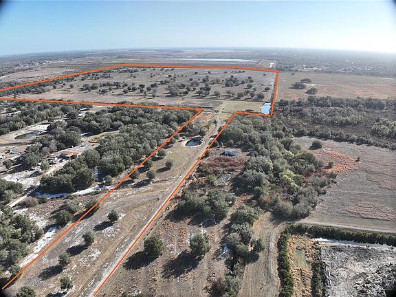 4th image of 834 Logue Rd