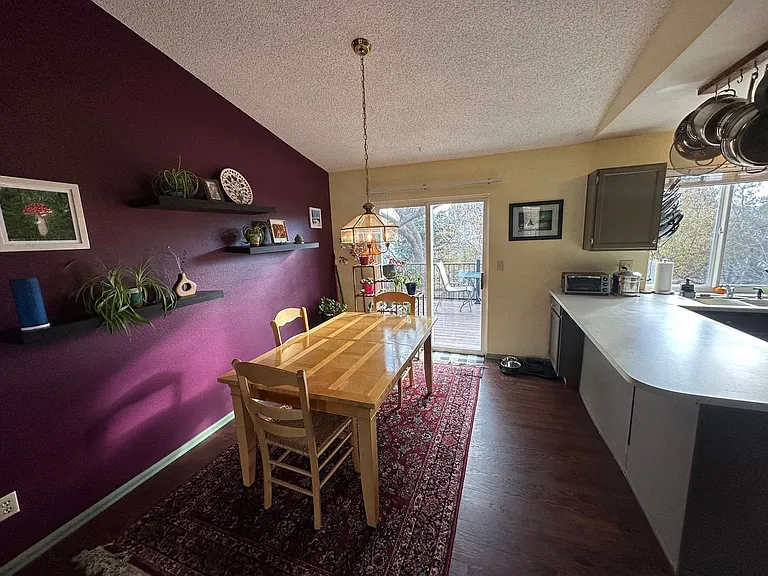 1120 Somerset St — Photo 6