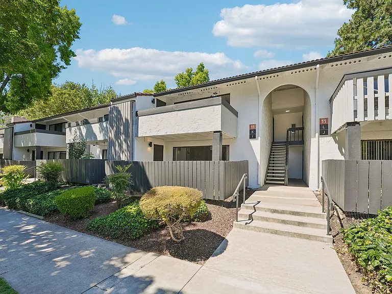 Summerwood Apartments — Photo 41