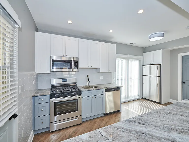 5703 W Seminole St — Photo 2