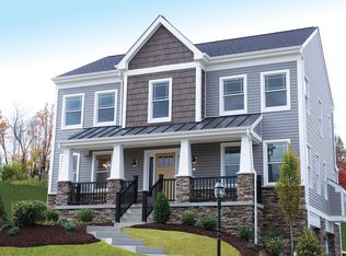 1105 Willowbrook Dr, Washington, PA 15301