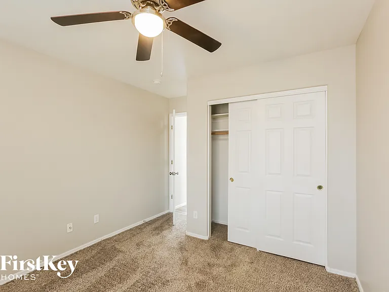 7017 N 77th Dr — Photo 11