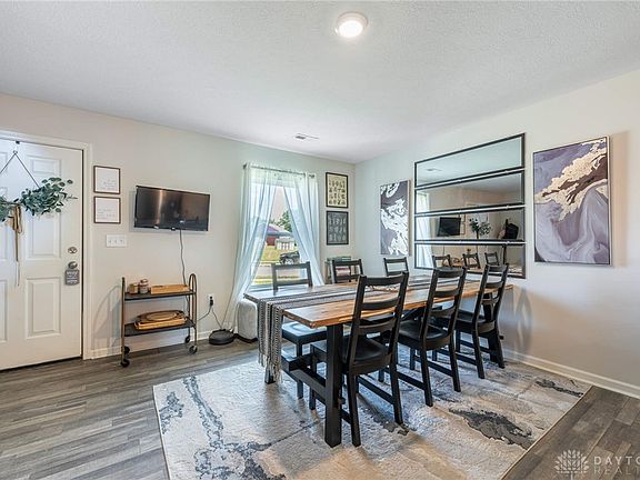 4th image of 625 Holderman Pl