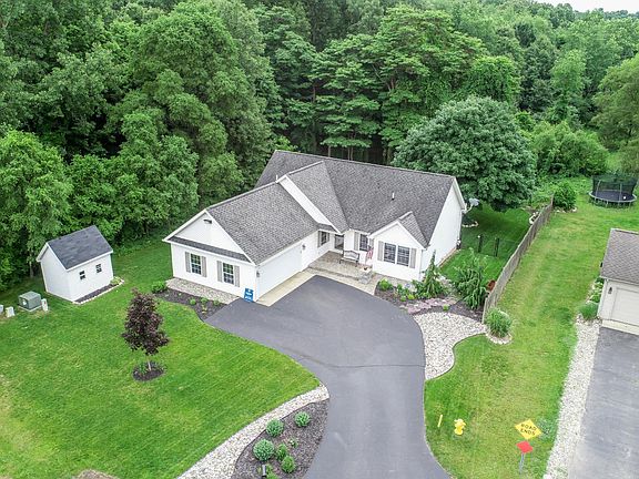 2nd image of 392 Goldenview Dr