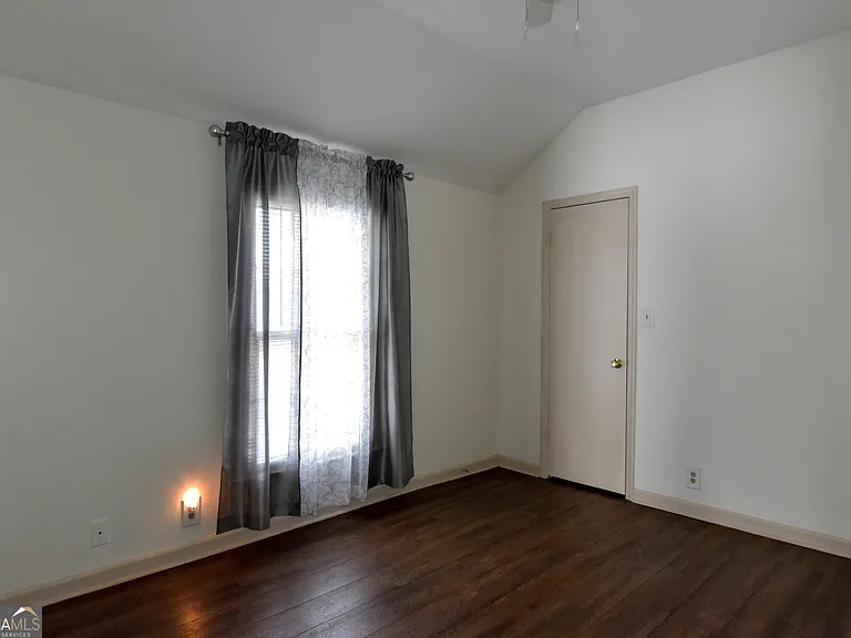 302 E Jefferson St #B — Photo 12