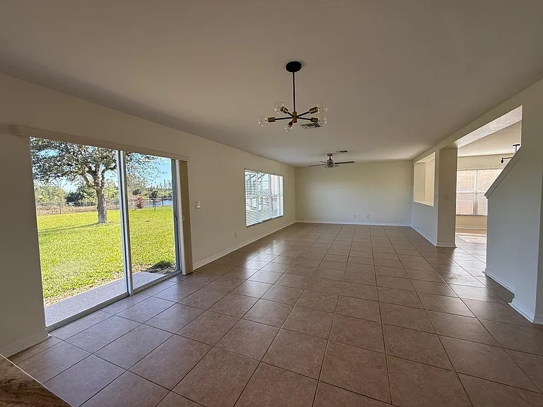 18168 Horizon View Blvd — Photo 9