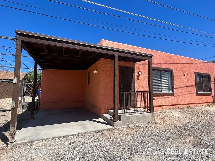 Move In Special Two Bedroom, Two Bath With Yard — Photo 2