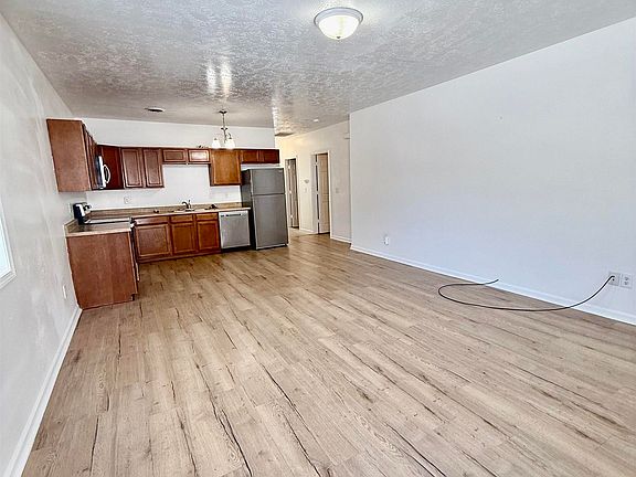 3rd image of 3204 Park View Blvd