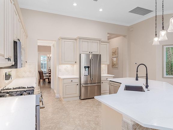 5th image of 9036 Cherry Oaks Trl
