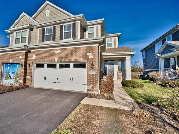 27W152 Breme Dr E, Warrenville, IL 60555