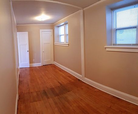 4th image of 3808A E Barnard Ave