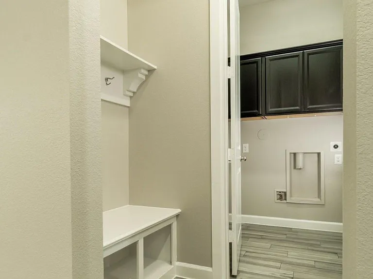 9615 Spring Ct — Photo 3