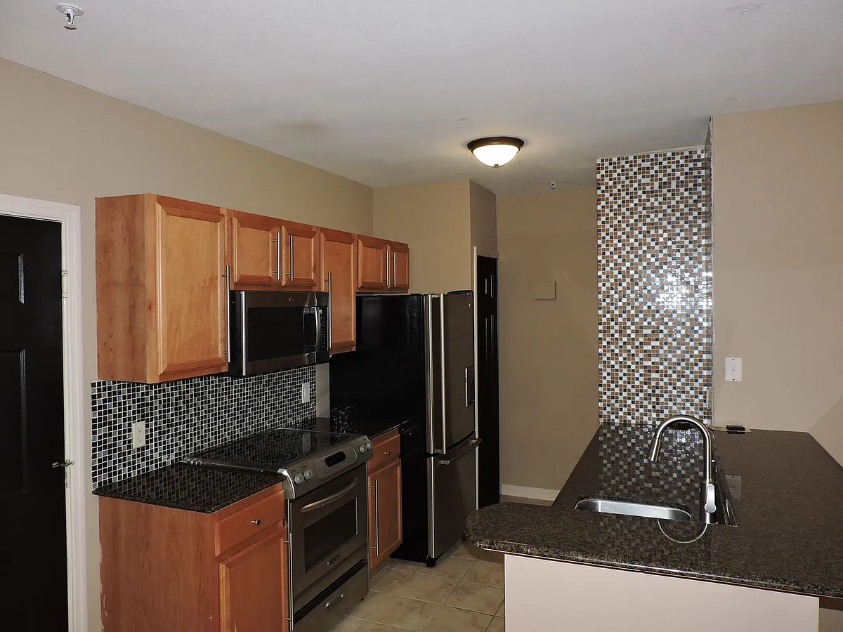 Building Photo - 5550 E Michigan St #3103