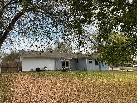 4th image of 2601 Linda Dr
