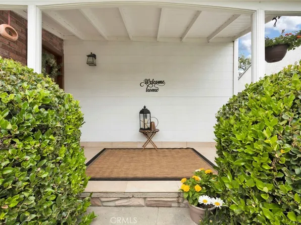 13933 Sylvan St, Van Nuys, CA 91401