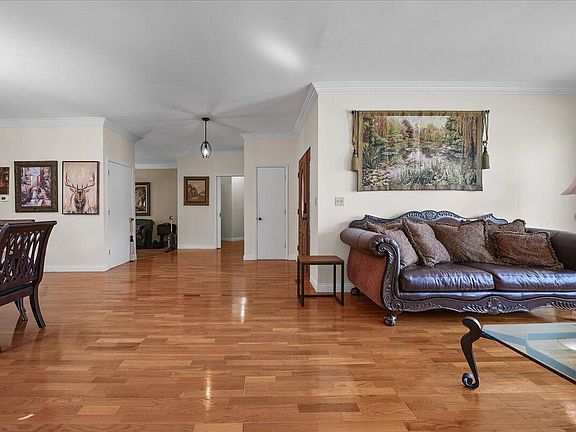 5th image of 9238 Lane St
