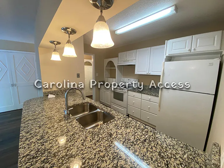 102 Polks Pl — Photo 8