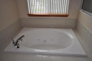 5th image of 1218 Dahlia Ln