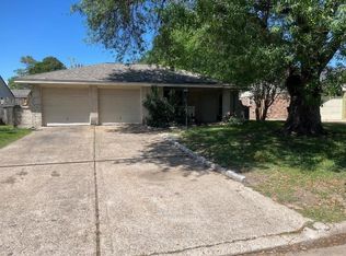 7130 Log Hollow Dr, Houston, TX 77040