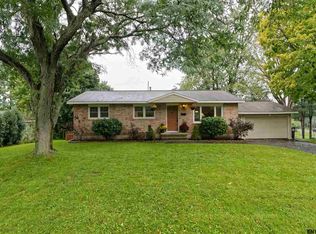 3 Pleasant St, East Greenbush, NY 12061