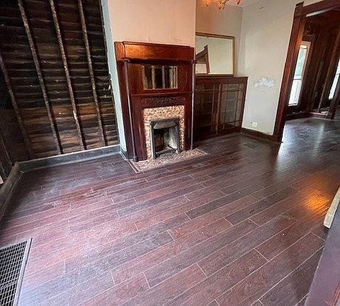 3rd image of 925 Cottage Ave