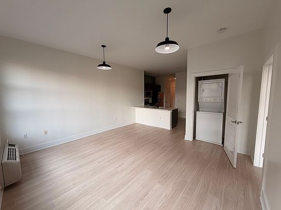 3rd image of 283 Fairmount Ave #213E