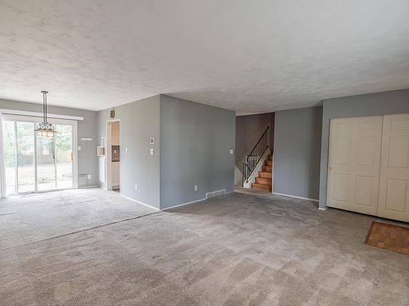 5th image of 6455 Balsam Dr
