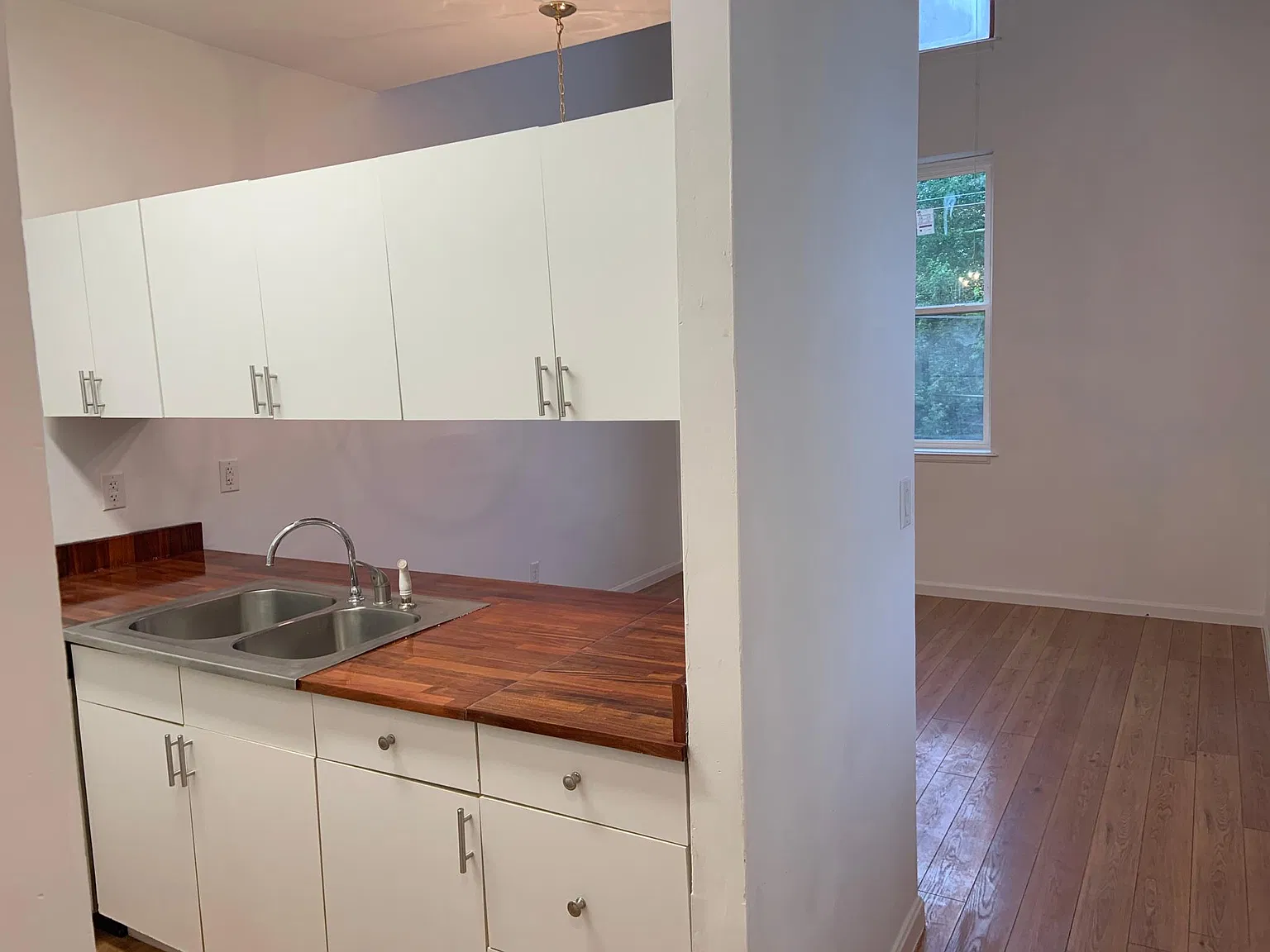 941 Park Ave — Photo 4