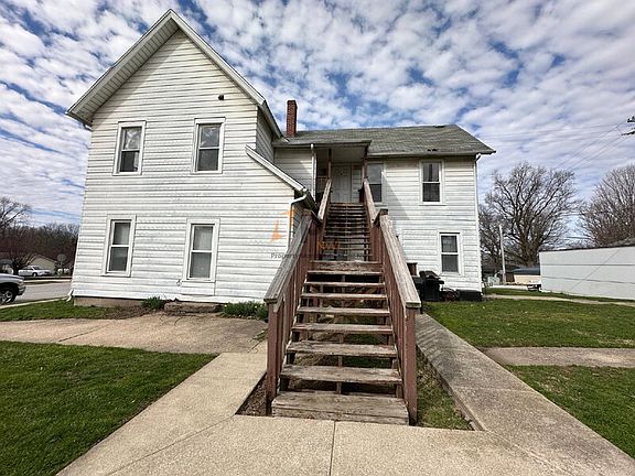 3rd image of 156 W Main St Unit B