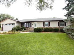 S77W32931 Country Ln, Mukwonago, WI 53149