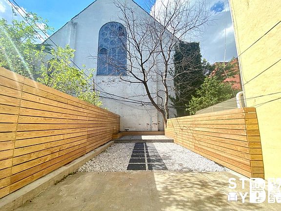 2nd image of 509 Van Buren St #1B