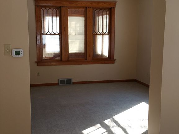 2nd image of 605 5th Ave NE