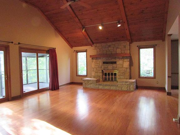 2nd image of 6100 Karrer Pl