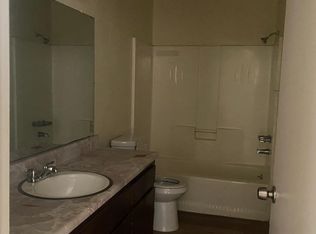 20445 Zuni Rd APT 2, Apple Valley, CA 92307